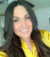 Neomi Carlson_Head Shot
